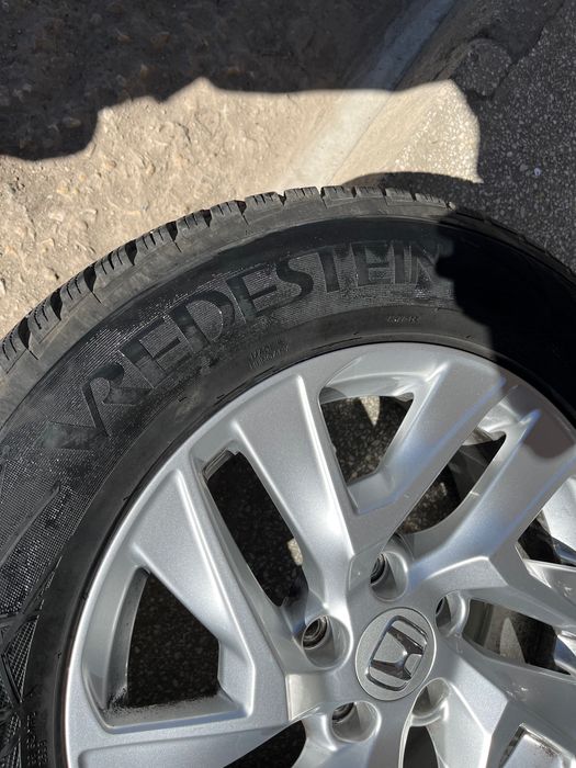 Оригинални Honda джанти R17 7J, със зимни гуми Vredestein 225/65/17