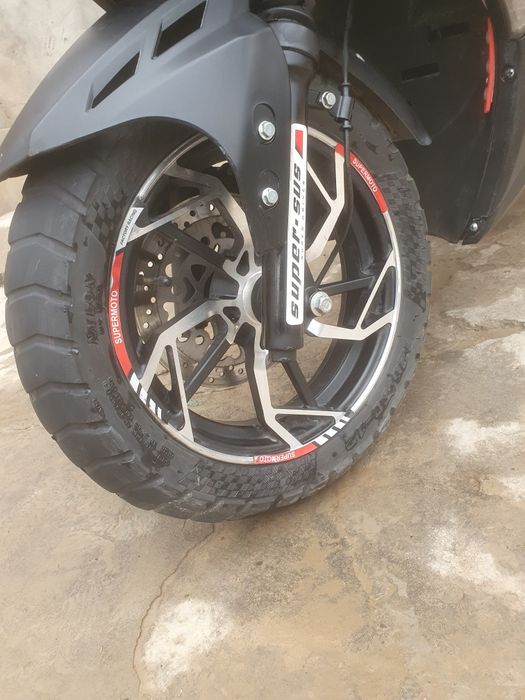 Skuter Italiya r2