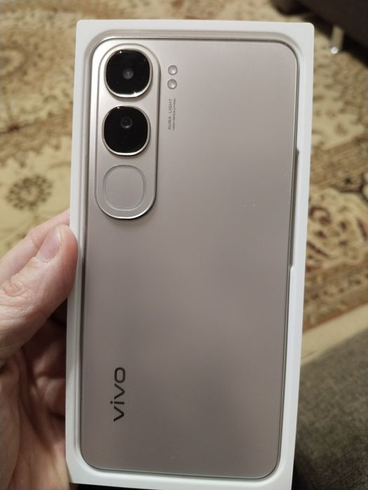 Продам телефон Vivo V40 Lite