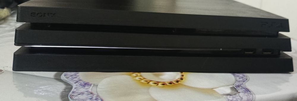 Play Station 4 pro