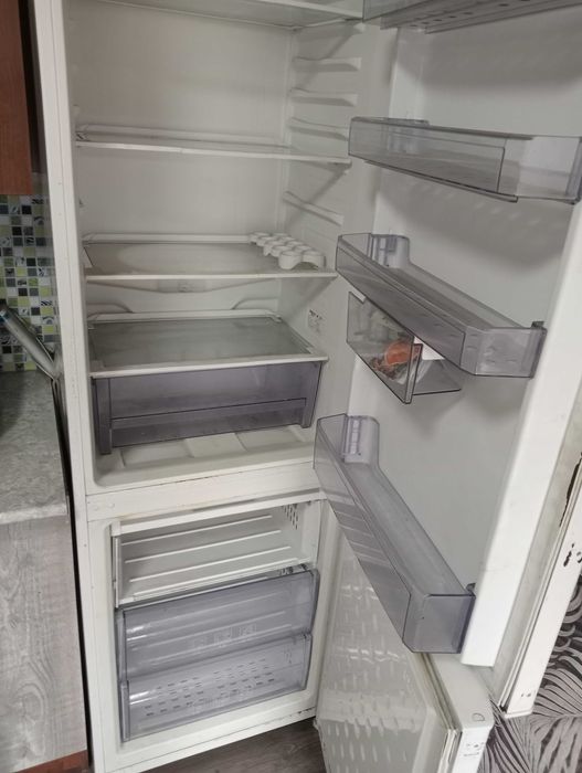 Продам холодильник