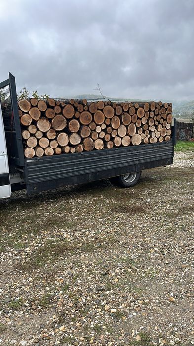 Vând lemne de foct esența tare