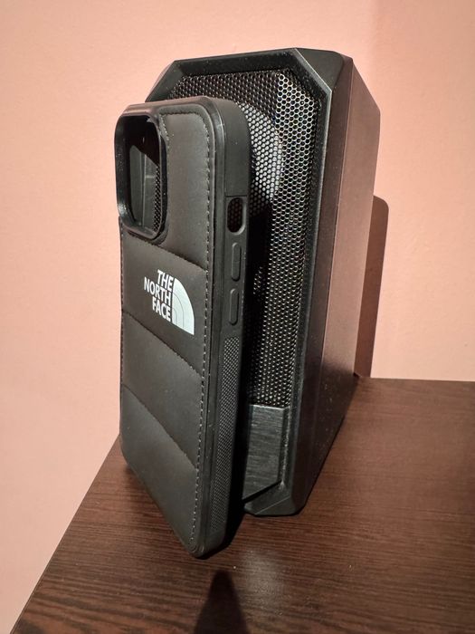 Стилен кейс The North Face за iPhone 14 Pro Max на цена 14.99 лв