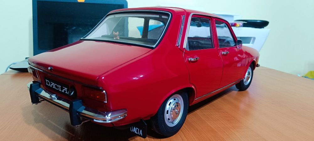 Machetă Dacia 1300 , scara 1:8 (DeAgostini)