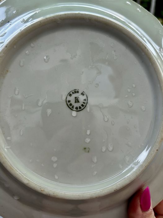 Порцеланов сет от 50 чинии, 1 супник и 2 плата