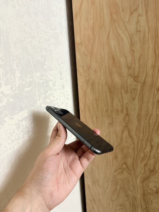 iPhone 11/64Gb - В отличном состоянии
