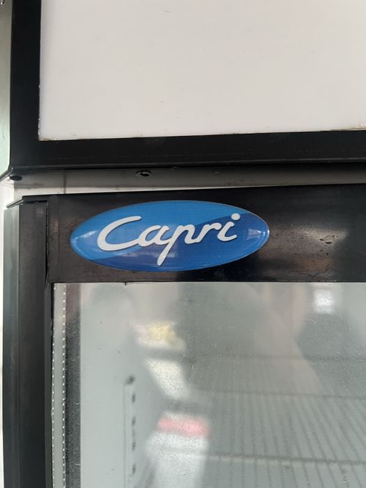 Продается витринный холодильник б/у