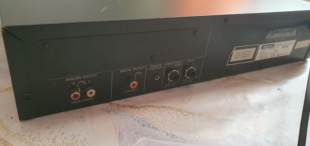 CD проигрыватель TASCAM CD-450