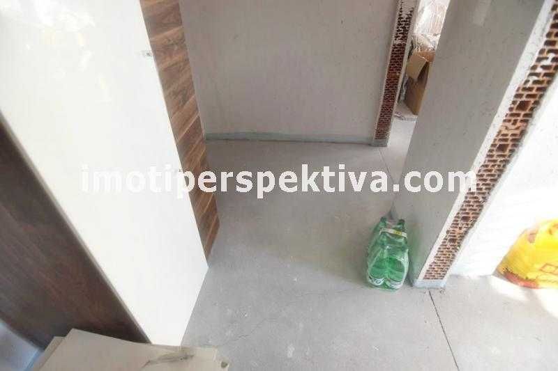 Продава се Двустаен апартамент в Пловдив, Център - 64 кв.м за 2024 €/кв.м - Снимка #4