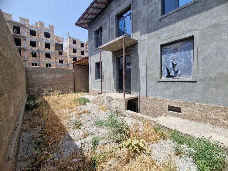 Samarqand shahri, Chayniyda Town House sotiladi