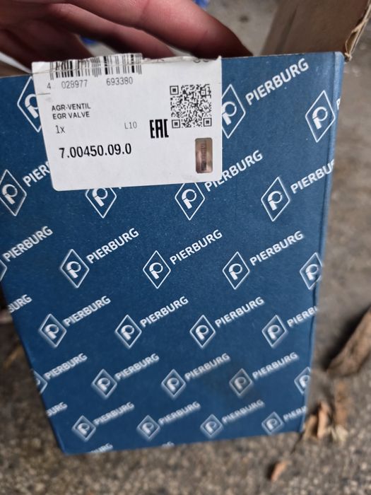 Продавам нови часри за БМВ всмукателен колектое и други