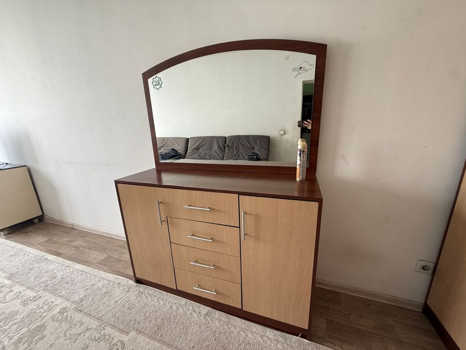 Шкаф для одежды, тумба с зеркалом