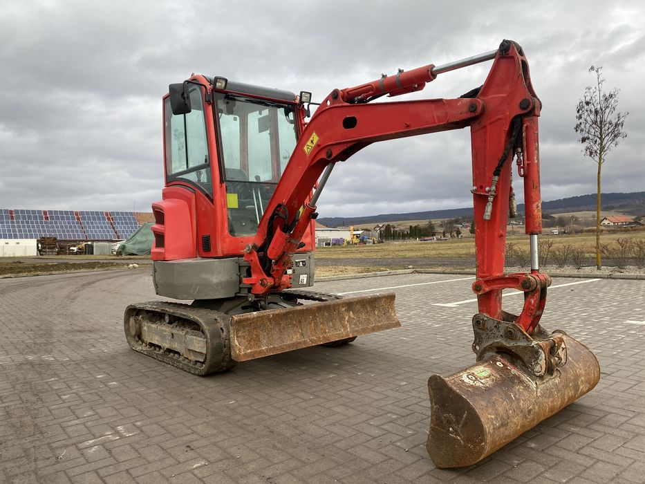 De vanzare sau da inchiriat  miniexcavator Volvo