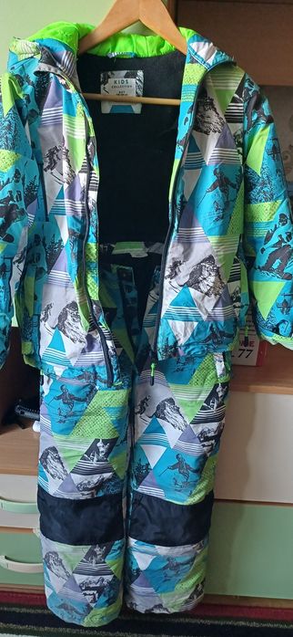 Ер баланың киімдері сатылады