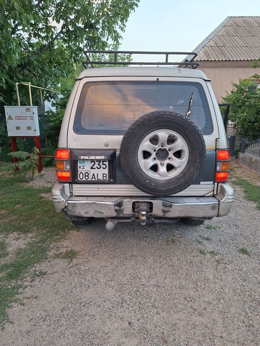 Продаю Mitsubishi Pajero