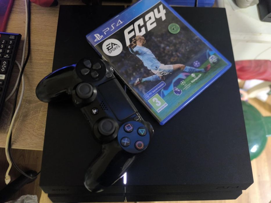 PlayStation 4,Maneta, Cabluri, Jocuri