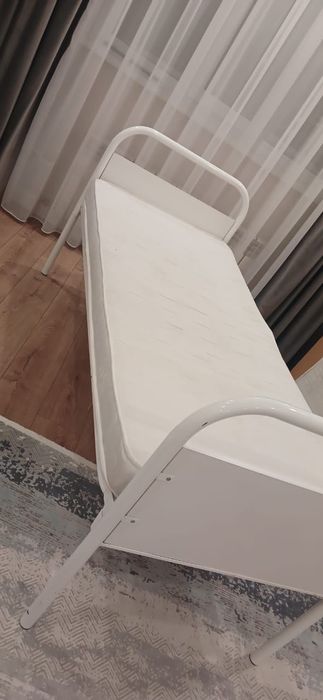 Кровати односпальные одноместные