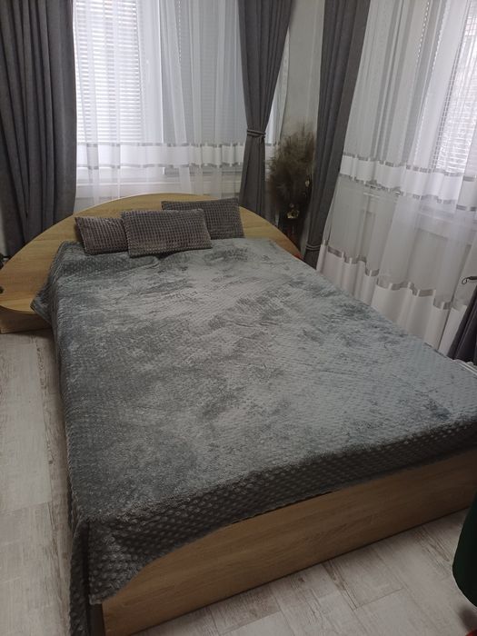 Спалня със матрак и топ матрак