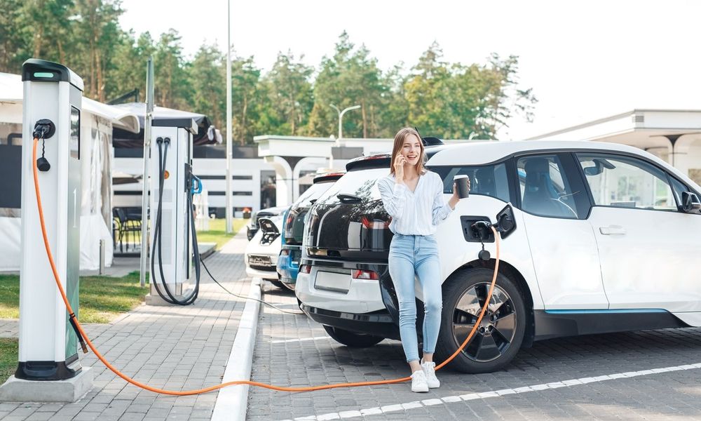 Установка, всех видов зарядных устройств,для  эктромобилей