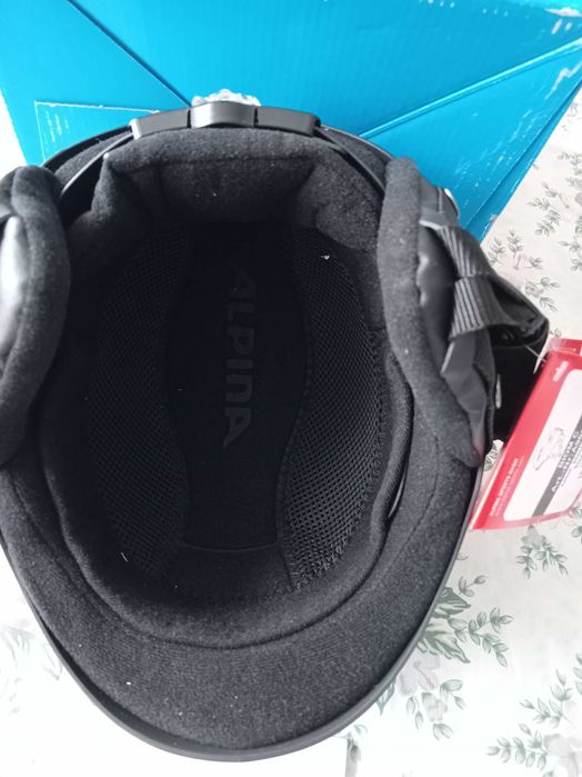 Каска ръкавиици и очила,гащеризон за дете