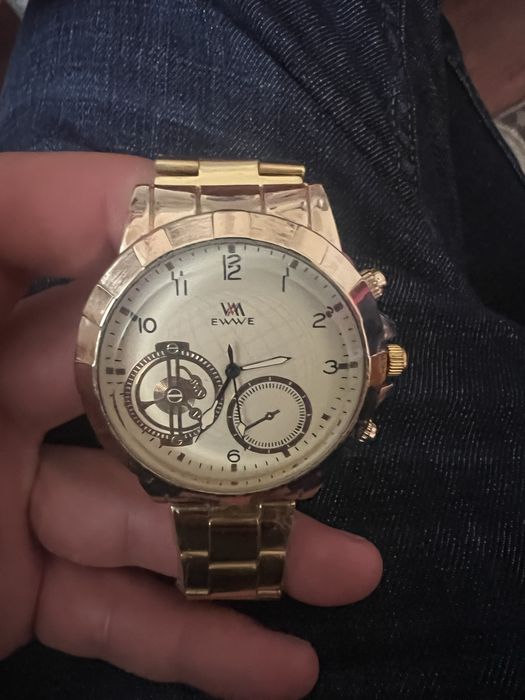 Ceas Ewwe nou cu eticheta