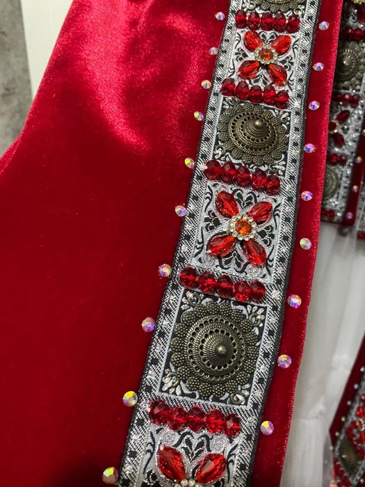 Кажекей бешпент сатылады