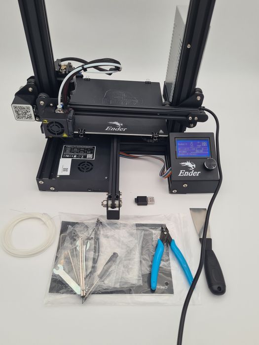 Imprimantă 3D Creality Ender 3 + 1 kg filament PLA – aproape nouă
