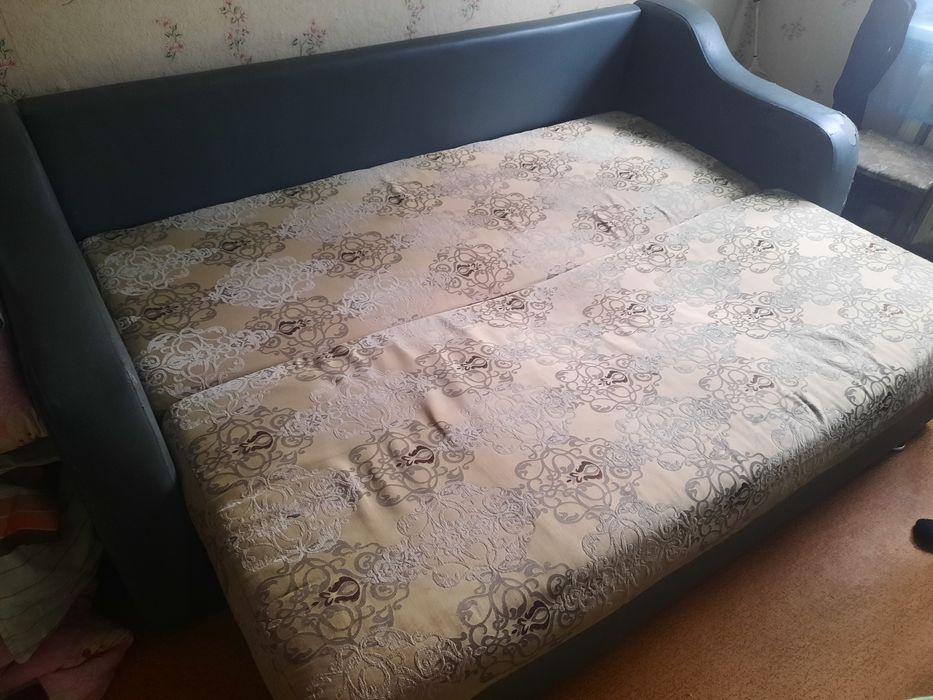 Продам диван, тахта