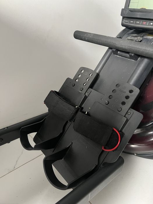 гребной тренажер CardioPower RW600.
