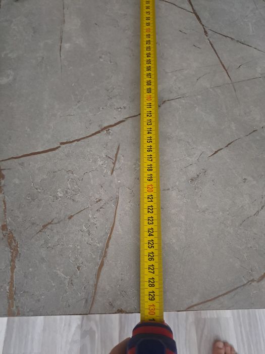 Продаётся стол..