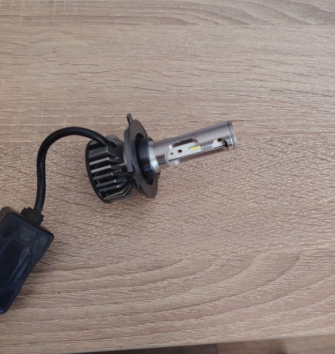 LED лампи за кола H4