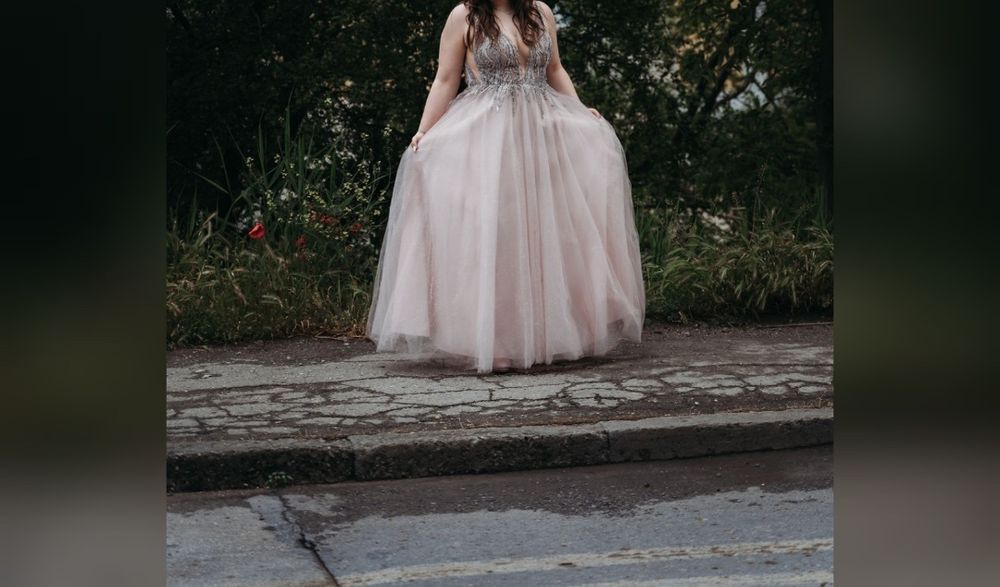 Абитуриентска бутикова рокля тип принцеса