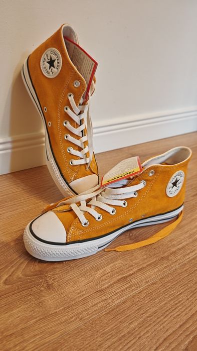 Vând adidași Converse noi, originali, mărimea 42.5