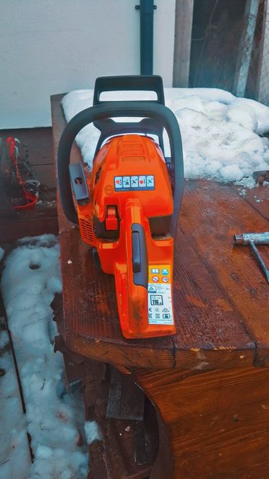 Vând drujba  Husqvarna 135 maik ll