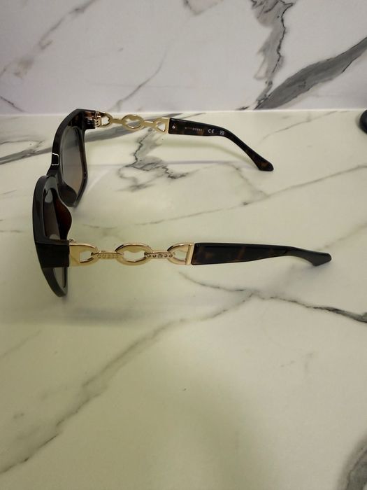Слънчеви очила Guess