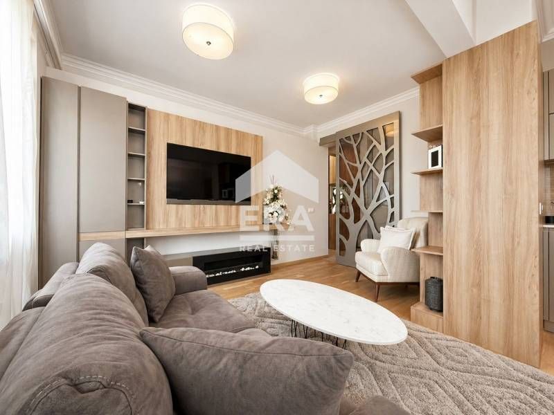 Дава се под наем Двустаен апартамент в София, Център - 67 кв.м за 1196.97 € - Снимка #4