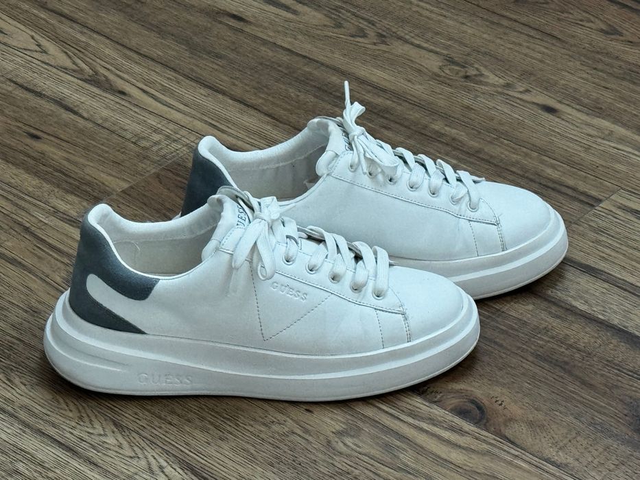 Бели кецове Guess Alba 42 номер