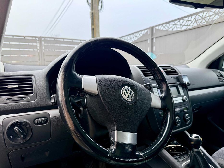 Volkswagen Golf 5 singura inmatric. in tara 27.12.2018