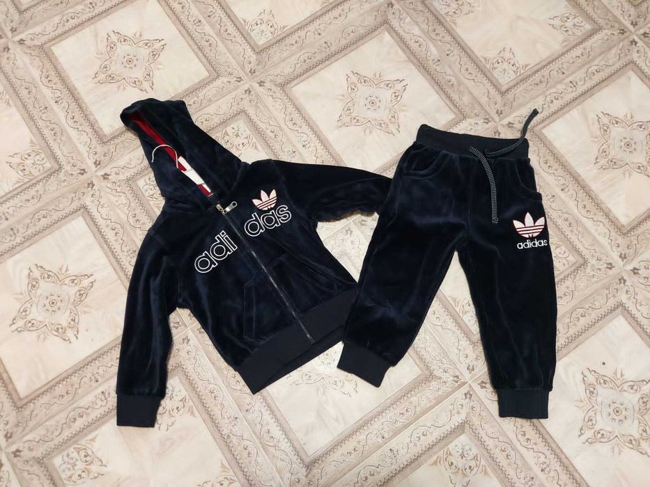 Спортивный костюм девочке