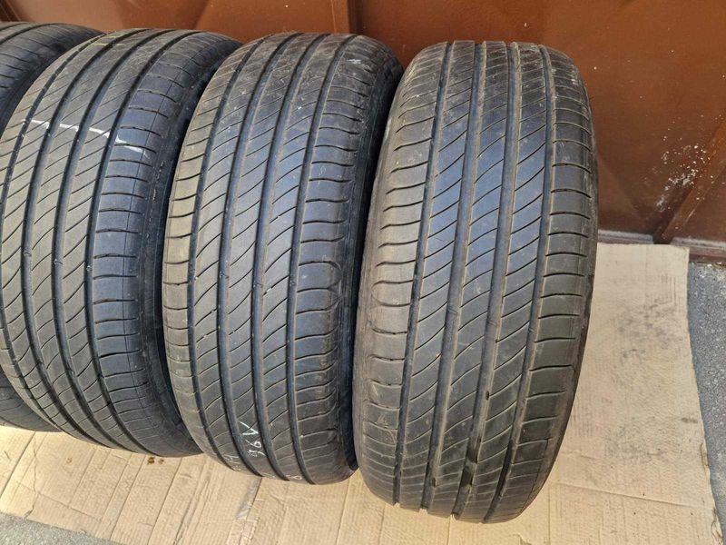 4 Michelin R17 215/60
летни гуми 
DOT3319
