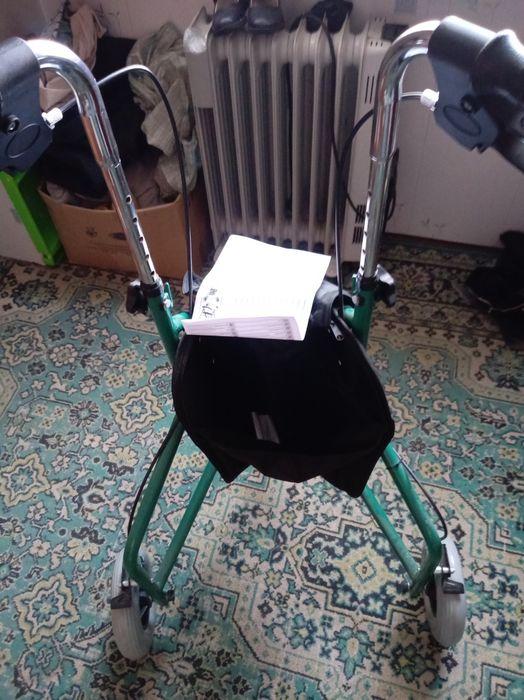 Продам инвалидную коляску