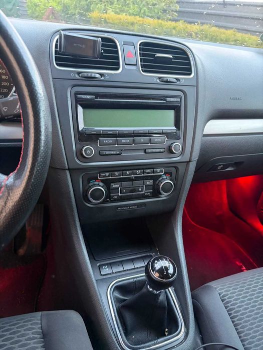 VOLKSWAGEN Golf 2010 — imagine 4