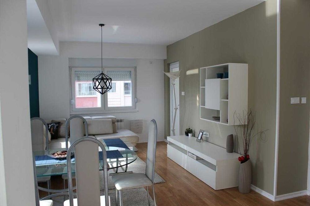 Дава се под наем Двустаен апартамент в Бургас, Възраждане - 56 кв.м за 244.8 € - Снимка #3