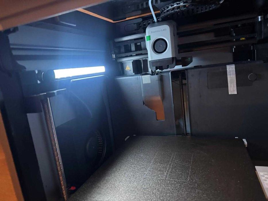 Продам 3д принтер Bambu Lab X1 Carbon Combo (AMS)