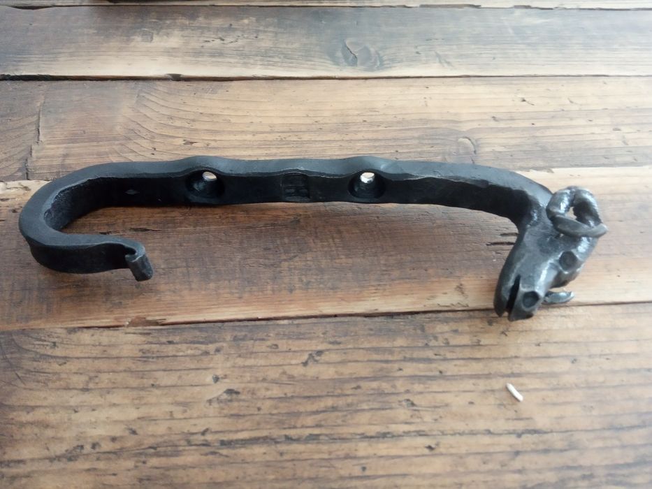 Ръчно кованаЗакачалка(кука)