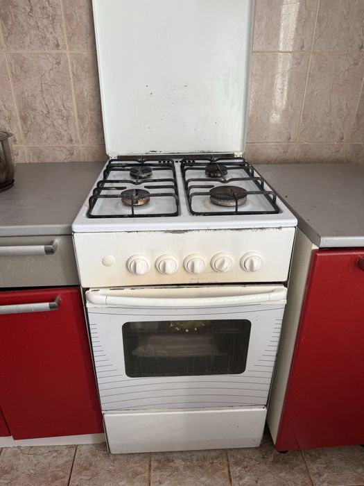 Прдам газ плиту