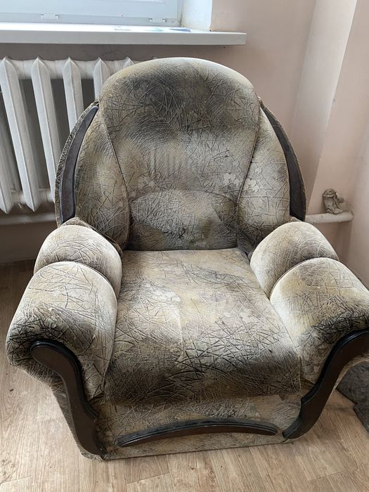 Диван и два кресла