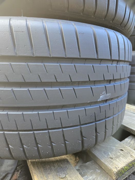 285 30 20 и 275 35 19 Michelin летни.