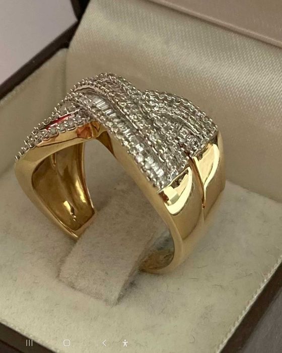 Inel superb din aur galben/alb 14 k+ 220 briliante/ baghete total 2ct