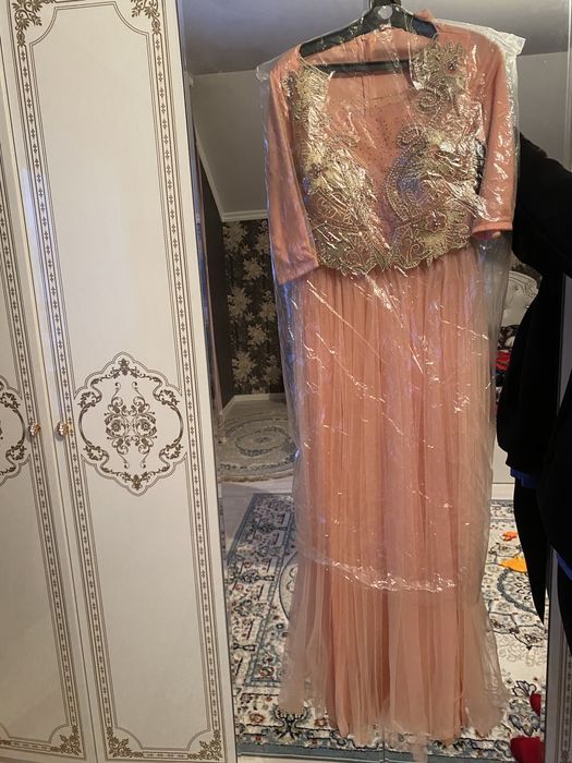 Платье вечернее